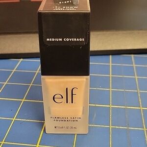 e.l.f. Flawless Satin Foundation Medium Coverage 130 Snow 20ml New